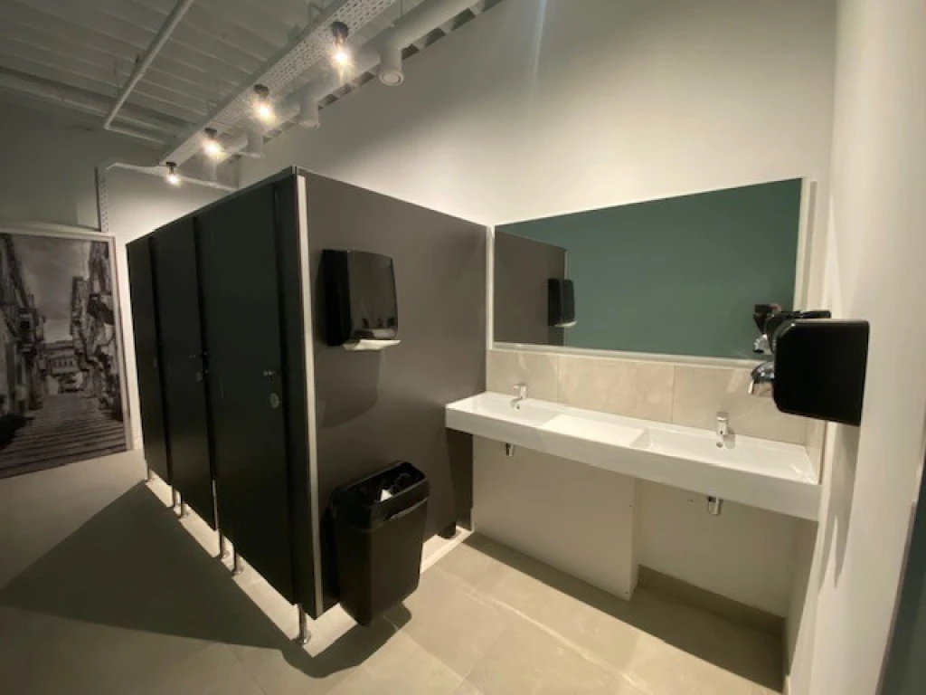 Nieuwe openbare toiletruimte winkelcentrum Veenendaal